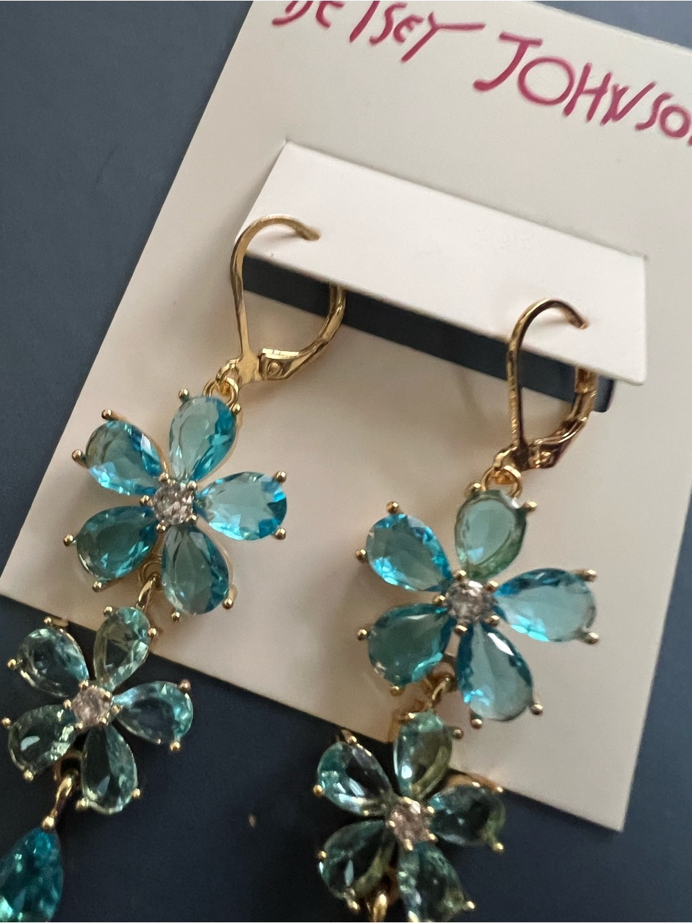 🩵 NEW Betsey Johnson Stunning Gold-Tone Blue Floral Drop Dangle Earrings 🩵